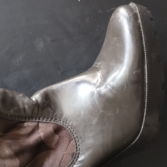 Coach boots brown coach C  with coach button - Picture 16 of 16